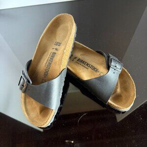 NWOT Birkenstock Madrid Sandals Size 39 Black